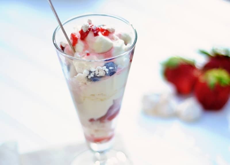 Eton Mess Parfait #LittleFiggyFood